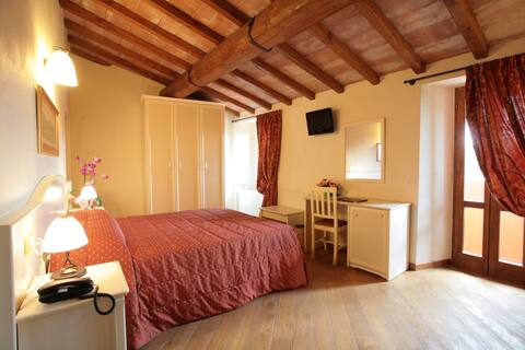 Hotel Villa San Michele
      - Carmignano ( PO )