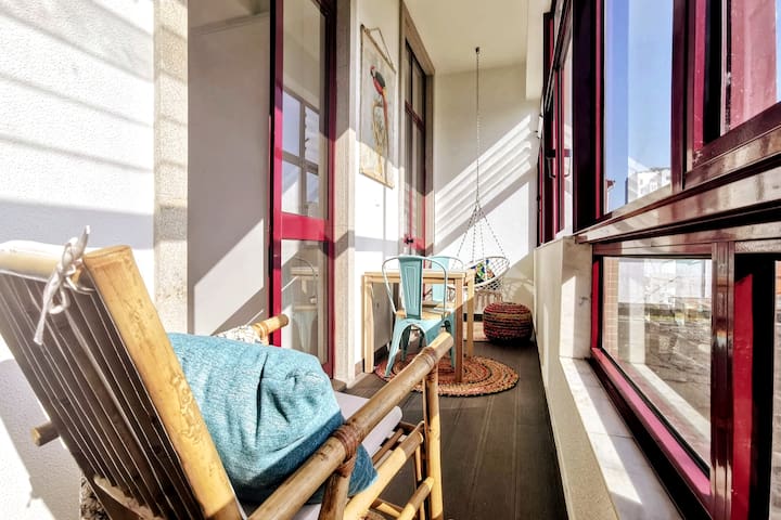 2BR flat with parking and sunroom @ Porto