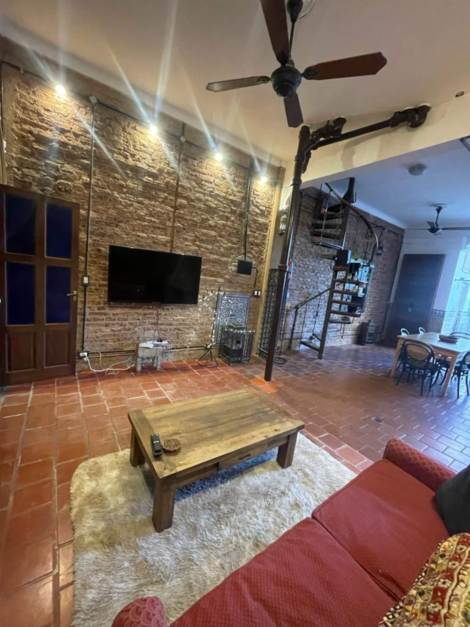 Loft apartment in Monserrat with 110 m²