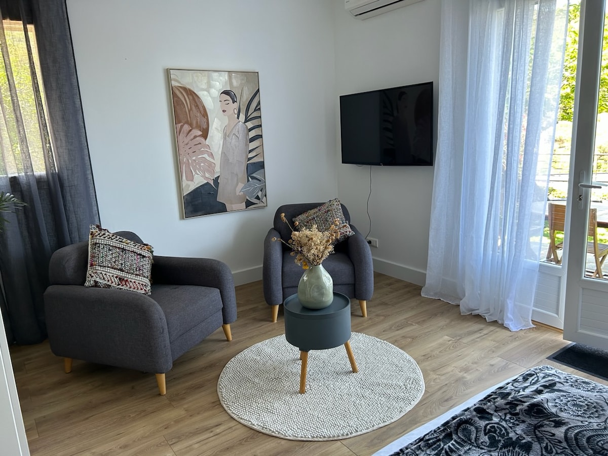 Beliebte Airbnb-Anzeige: 5-minute walk to the sea, Erbalunga, Cap Corse in Brando