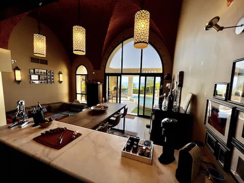 1001 nights with private jacuzzi and full sea view