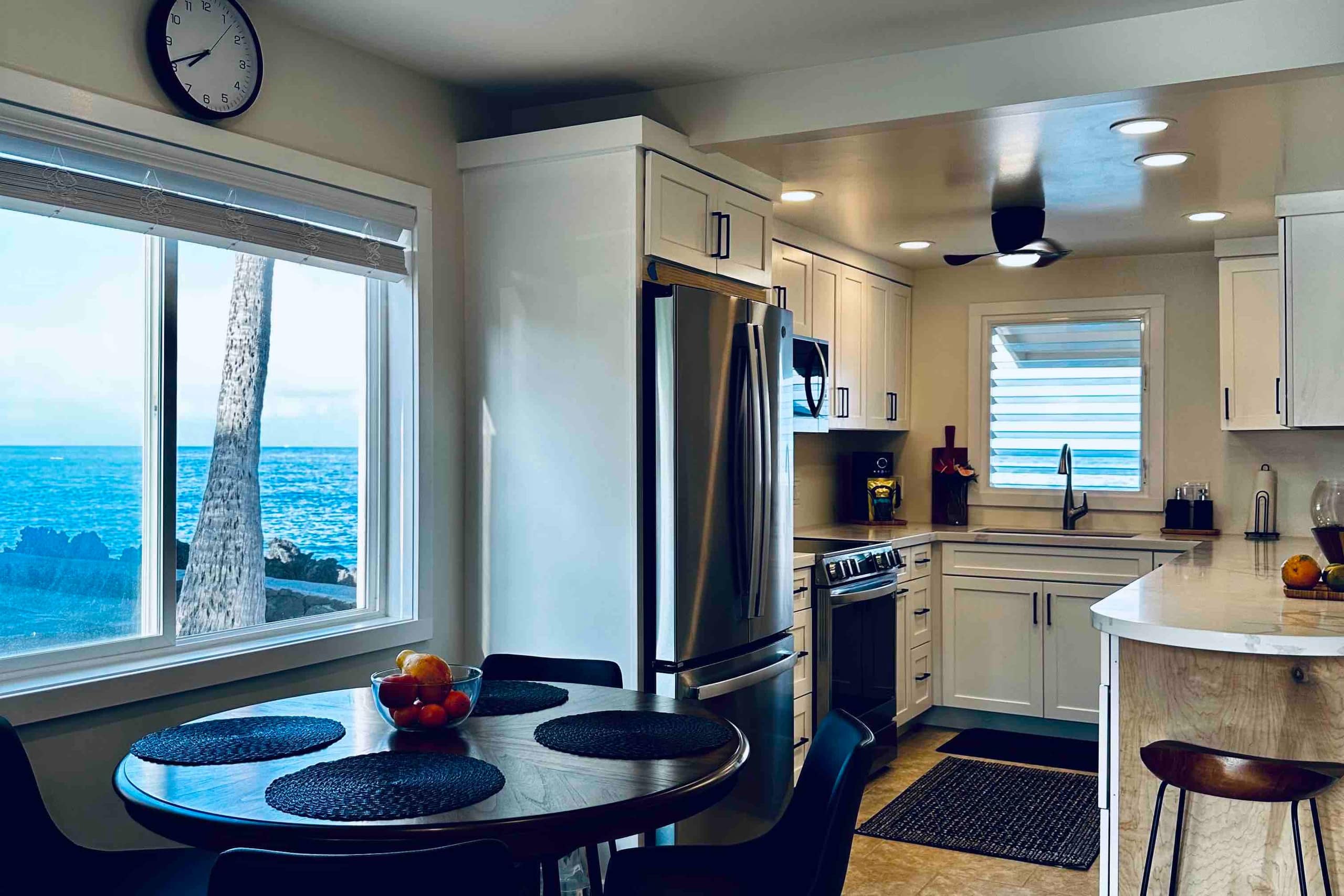 Condo in Kailua-Kona · ★4.8 · 2 bedrooms · 4 beds · 2 baths - Image 2
