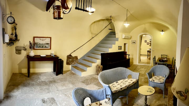 Eat Sleep And Wander Bosa Historic Central House - Bosa