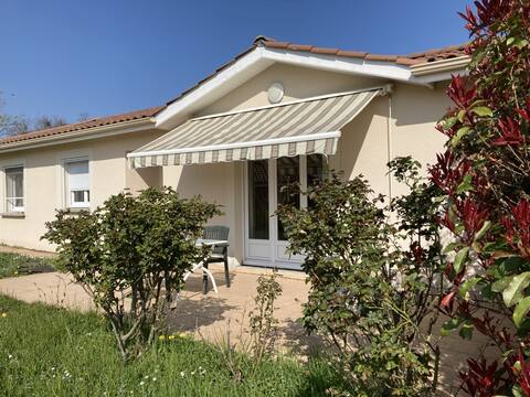 Spacious, bright/independent/comfortab house