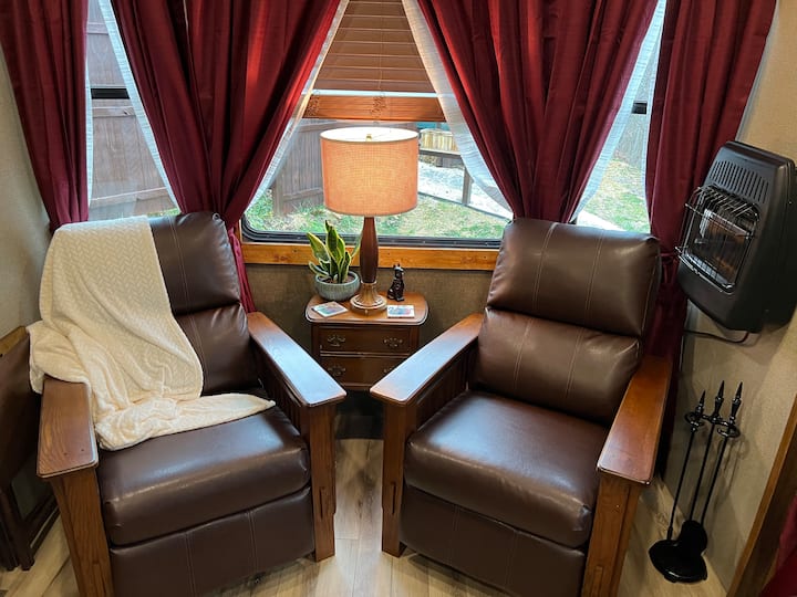 * Redwood Lodge * Floyd County, Virginia - Claytor Lake, VA