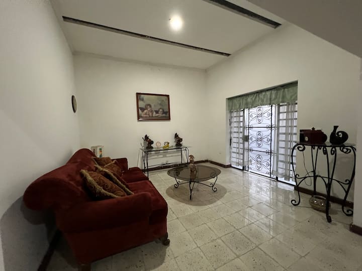 Casa Amplia Con Alberca - Mérida