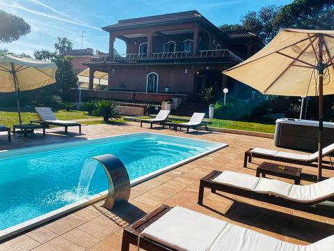 Italian Villa by the beach near Rome