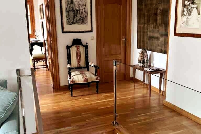 Second floor of a villa with a separate entrance 4