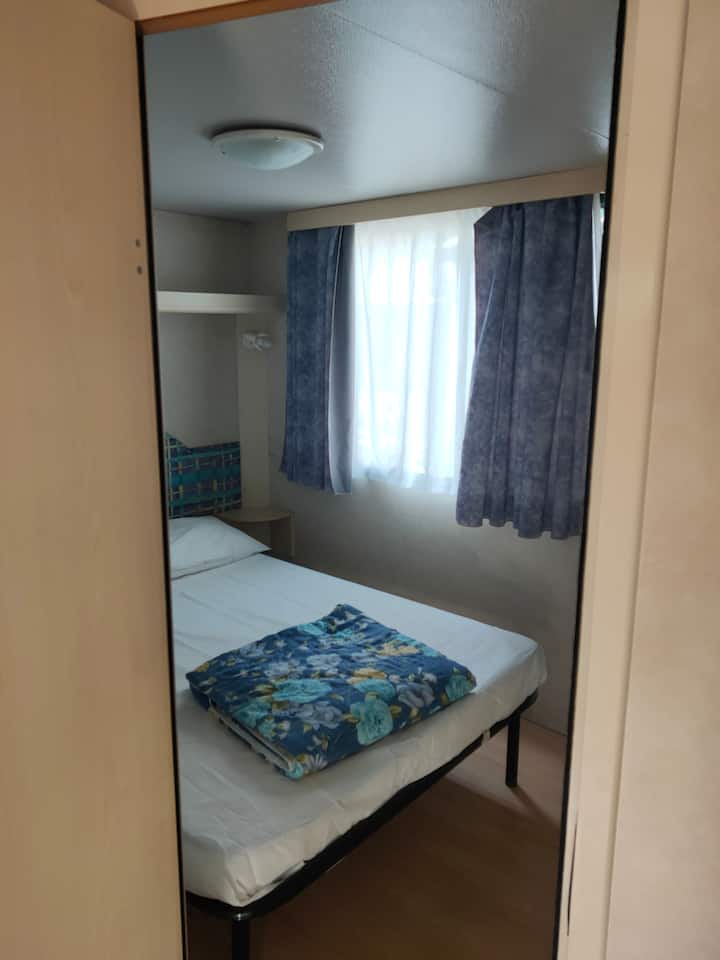 DHOMË GJUMI DOPIO "QUEEN" 