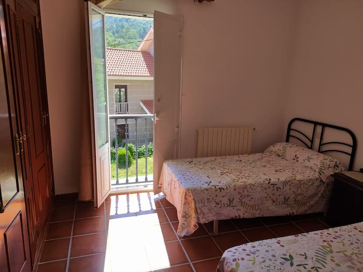 Dhomë dyshe në katin përdhe