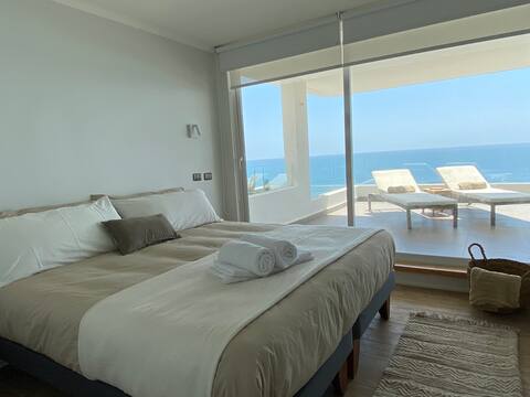 Beautiful first line Maitencillo front beachfront