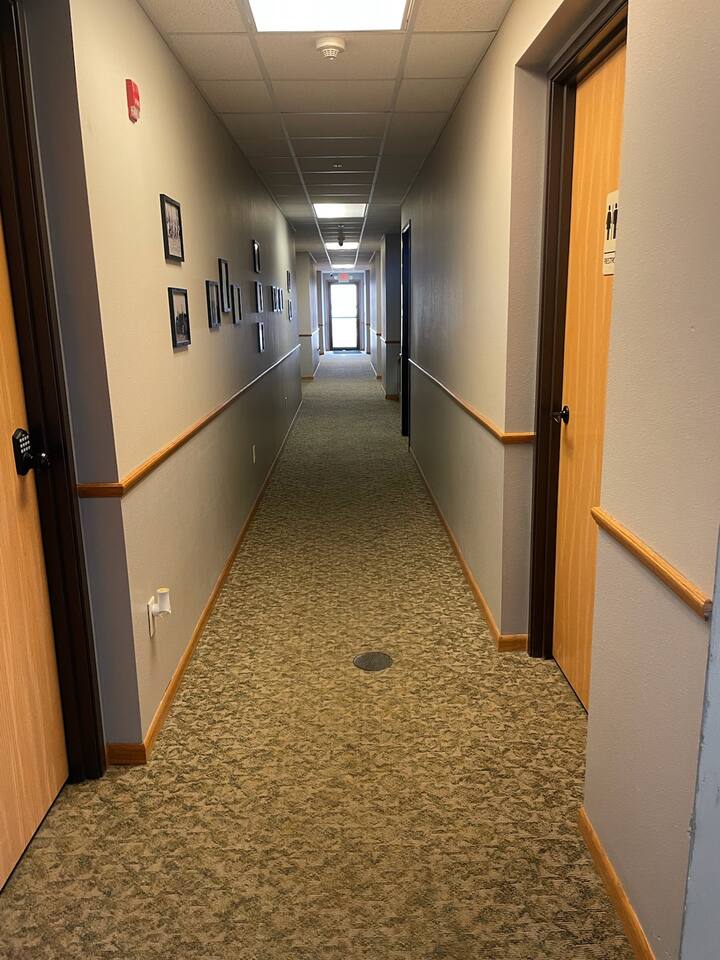 Charming One Bedroom 2 Queen Bed Hotel Room 117 Hotels for Rent in