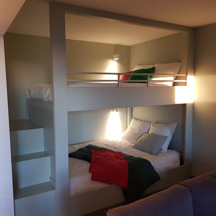 Included beds 140 (4 people).