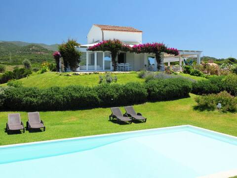 Villa Enga with pool and seaview