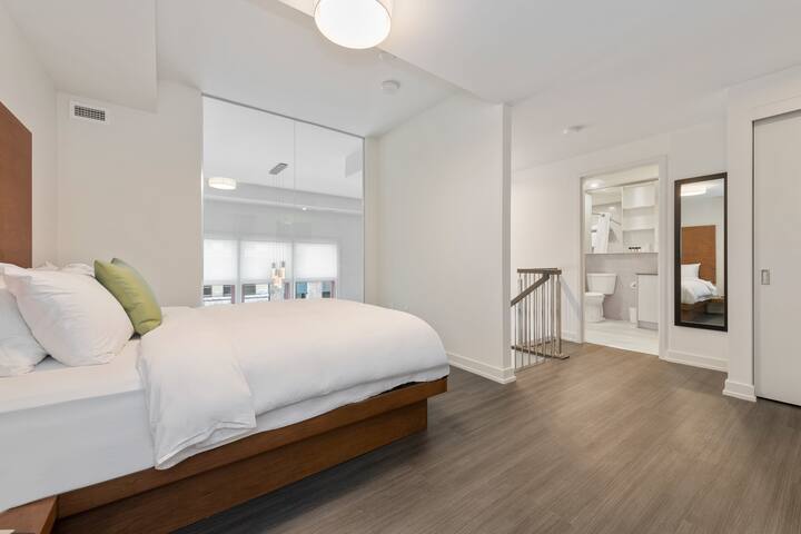 Two-Story Heritage Loft ★ Steps from Parliament ★ gallery image 2