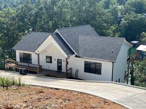 Comfort Bay- 7bed/8bath Private Dock
