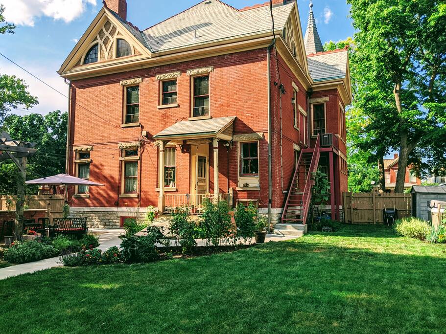 Apt A at The Benninghofen House 2 Bedrooms