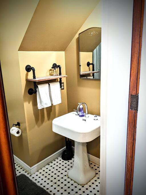 Apt A at The Benninghofen House 2 Bedrooms