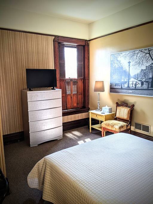 Apt A at The Benninghofen House 2 Bedrooms