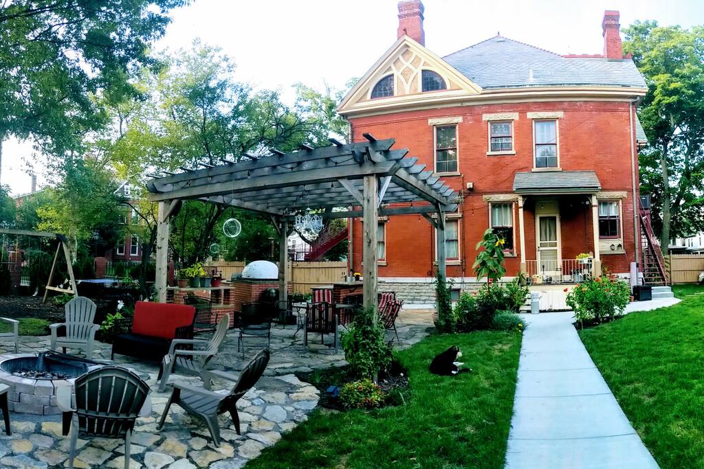 Apt A at The Benninghofen House 2 Bedrooms