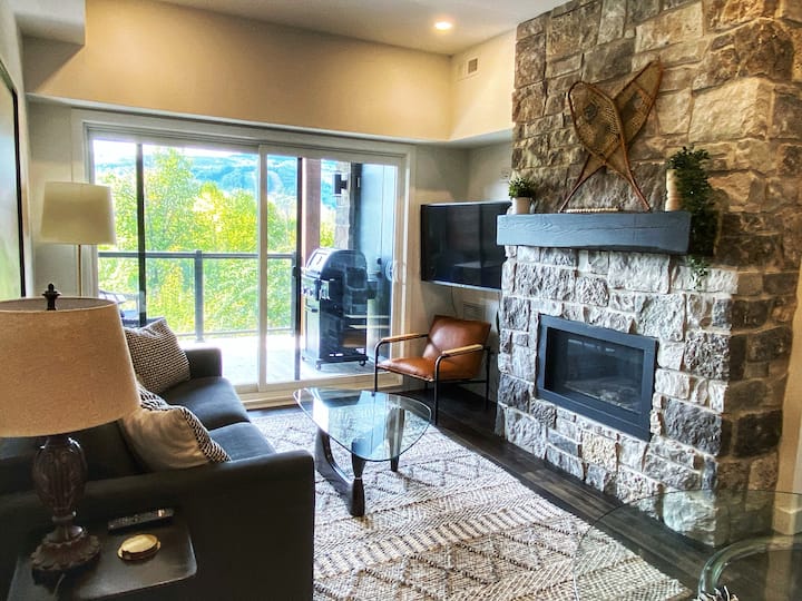 Mountain Facing Upper Unit With Stunning Views - Collingwood