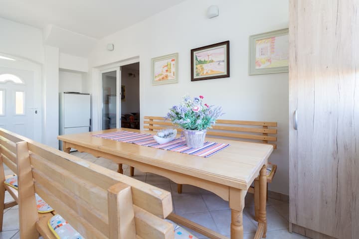 Apartment Mara Near The Beach - Ta Leut Agency - Privlaka