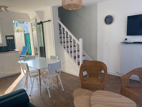 Top performing Airbnb: Fully renovated cottage with patio in Villers Sur Mer