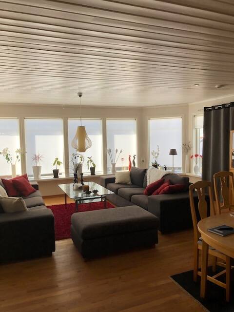 Newly renovated villa at Smögen with parking.