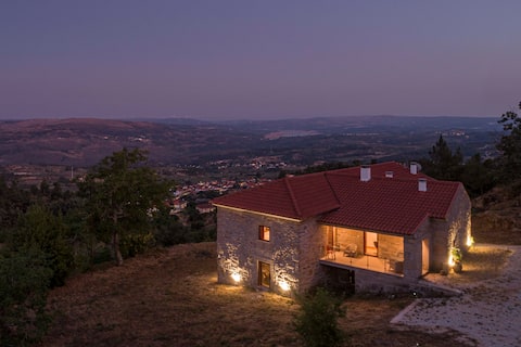 Luxury Hideaway: Between the Forest and the Sky