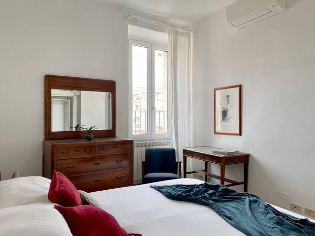 Amazing penthouse with terrace in Trastevere gallery image 5