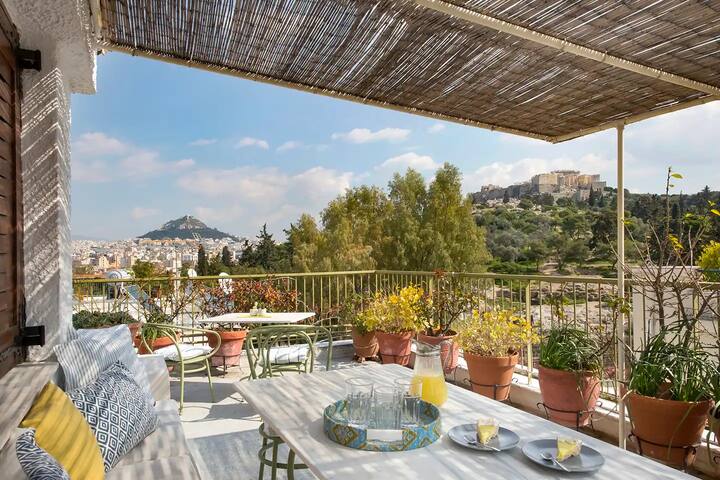 Elegant apartment with Acropolis view in Thissio