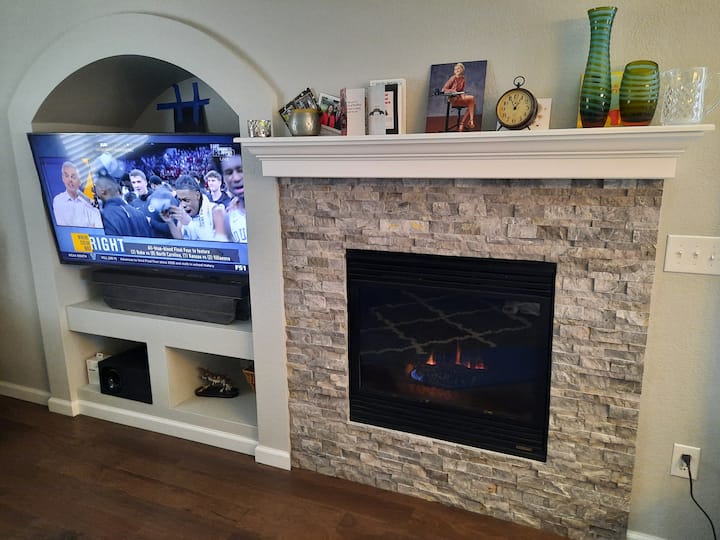 Cheerful 3 Bed/2 Bath With Hot Tub - Loveland