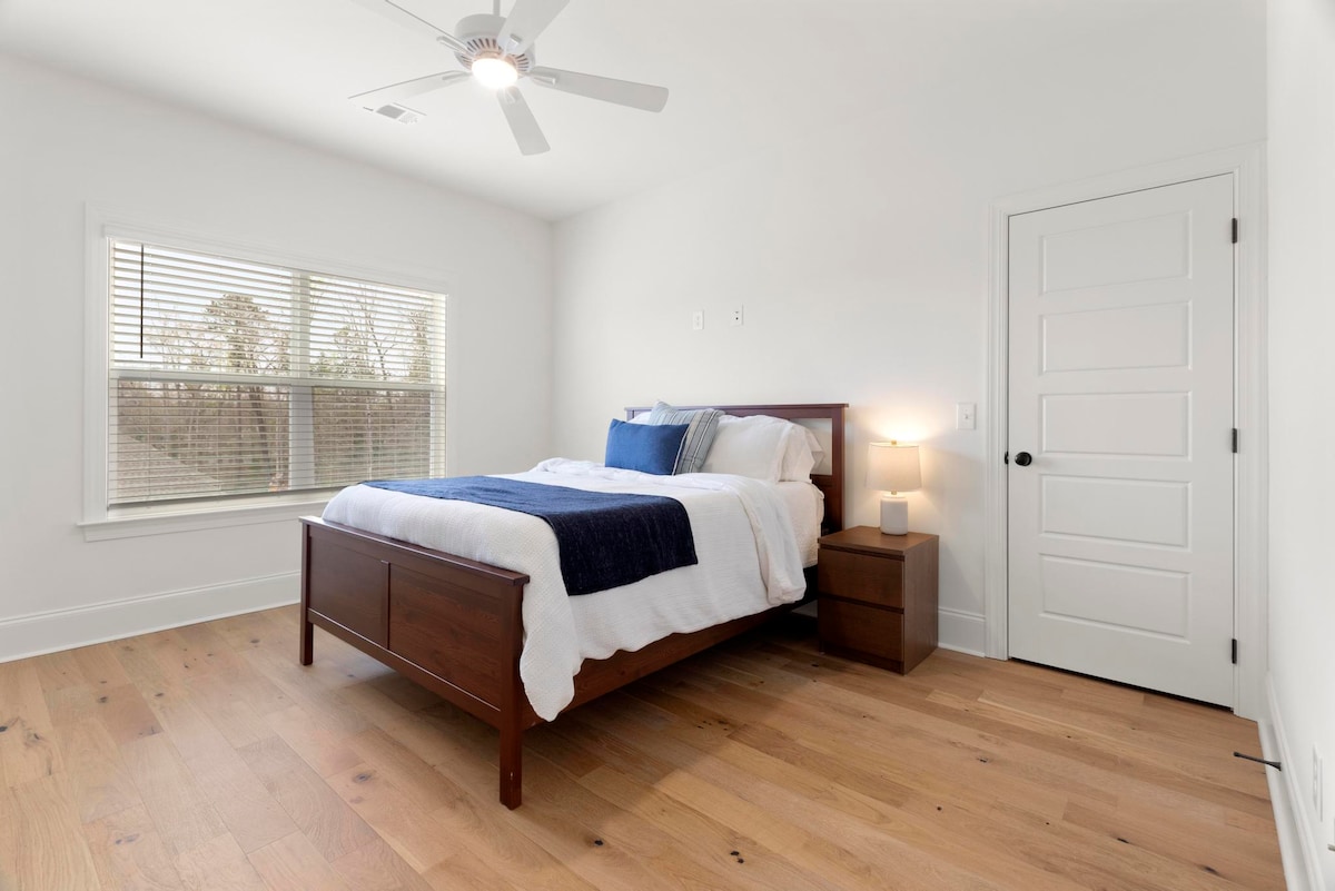 Chumba kizuri sana cha kulala chenye ukubwa wa malkia 
