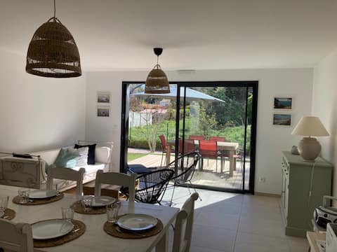 Successful Airbnb property: Beautiful Wooden House at the Edge of the Forest in La Barre De Monts