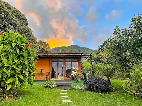 Country house, excellent location, beautiful view!