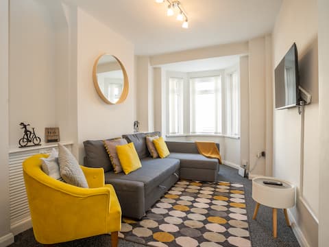 Top Airbnb: Cozy Townhouse, walking distance to Belfast City in Woodstock