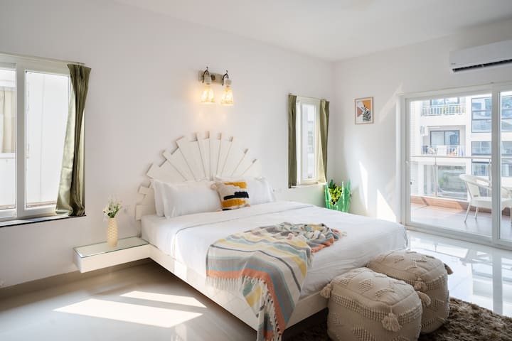 Casa El Roi, fab 3bhk villa with pool.