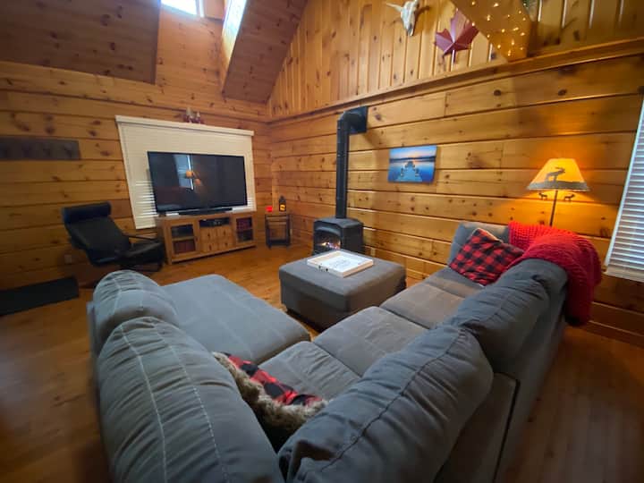 Log Cabin In The City - Sleeps 5 - Welland