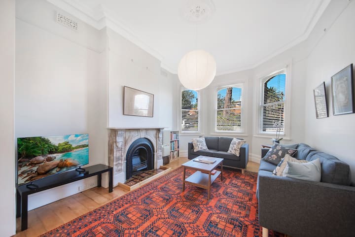 Charming 2 Bedroom Home In The Heart Of Mosman - North Sydney