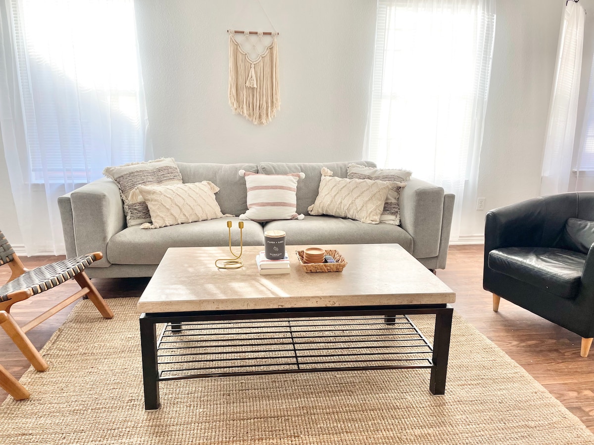 Calming Space | Trendy East ATX | Walk to Coffee