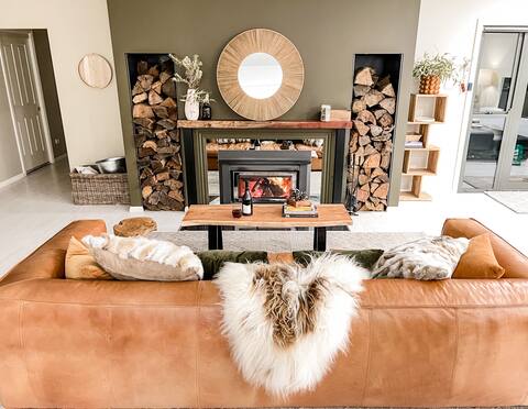 6 Bedroom Luxury House Snowy Mountains