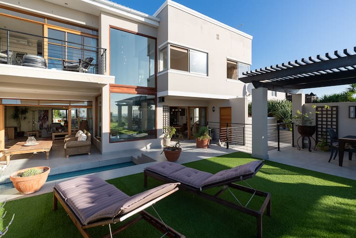 OCEAN VILLA- JOUBERT, GREENPOINT