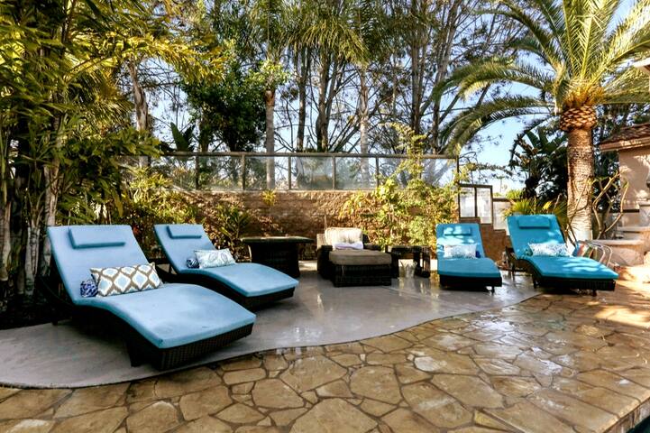 PB/LJ Beach Oasis heated Pool & Spa- Sleeps 20 gallery image 5