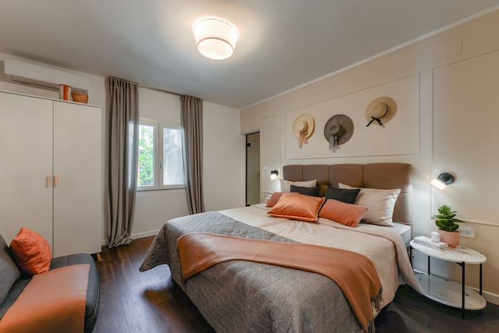 oliva room