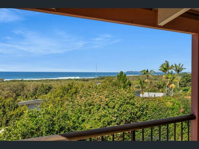Annuncio Airbnb popolare: 70's Dream Villa with panoramic ocean views a Ocean Shores