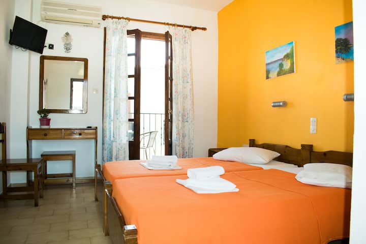 Room Eleni's House Skiathos For 2 Or 3 Persons - Skiathos