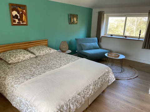 family set with swimming pool and kitchenette