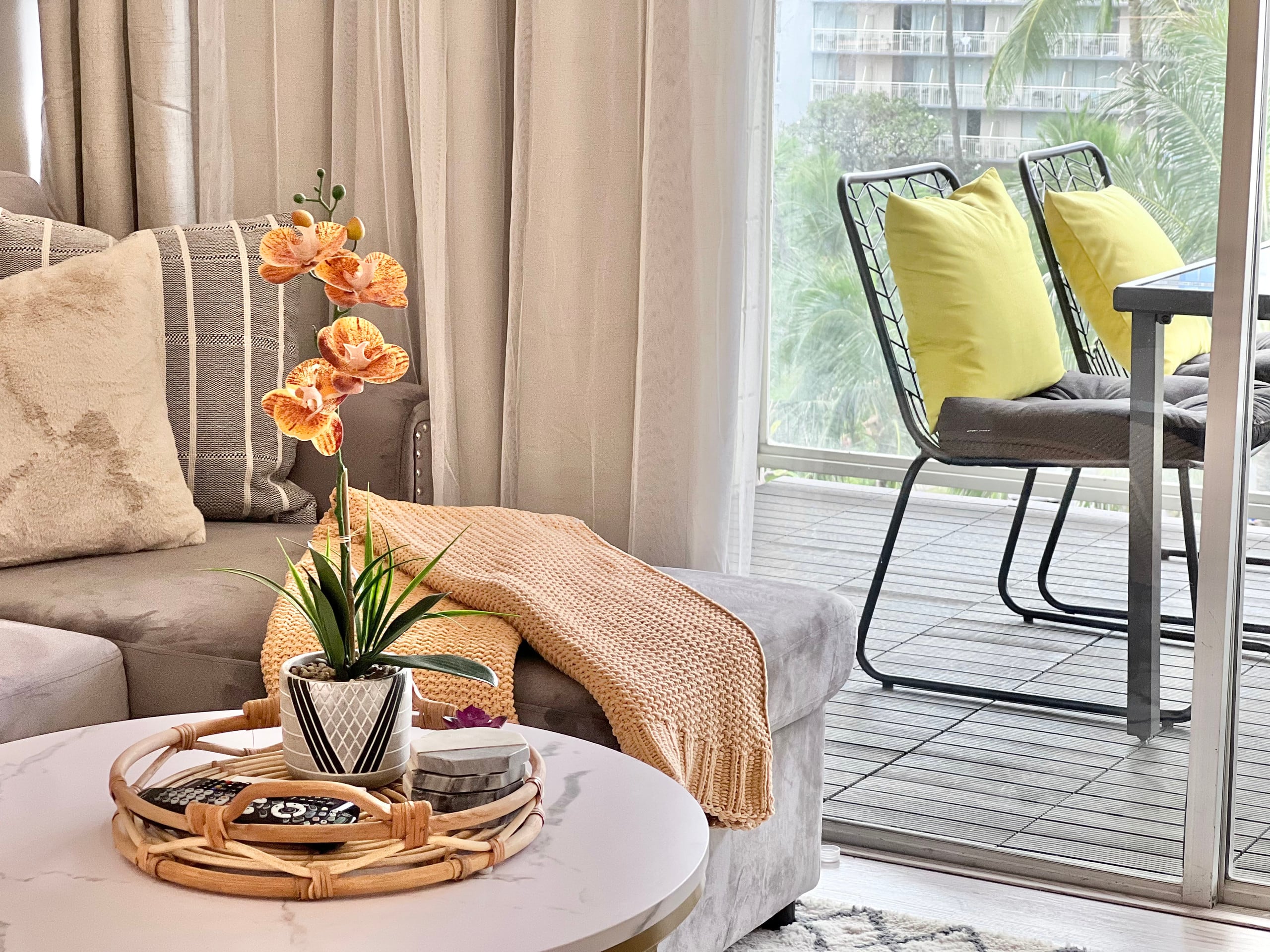 Condo in Honolulu · ★4.89 · Studio · 2 beds · 1 private bath - Image 8