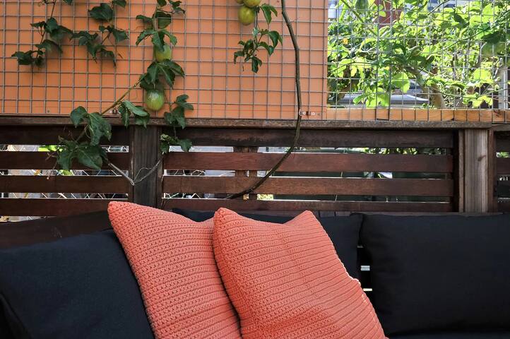 Green gardens terrace house – Sydney City gallery image 2