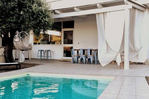 VILLA LA CRYPT WITH PRIVATE POOL